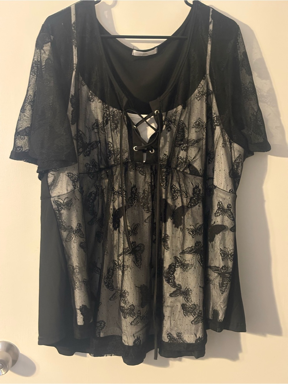 Rosegal Black Lace Butterfly Detail Women's Top-size 4x